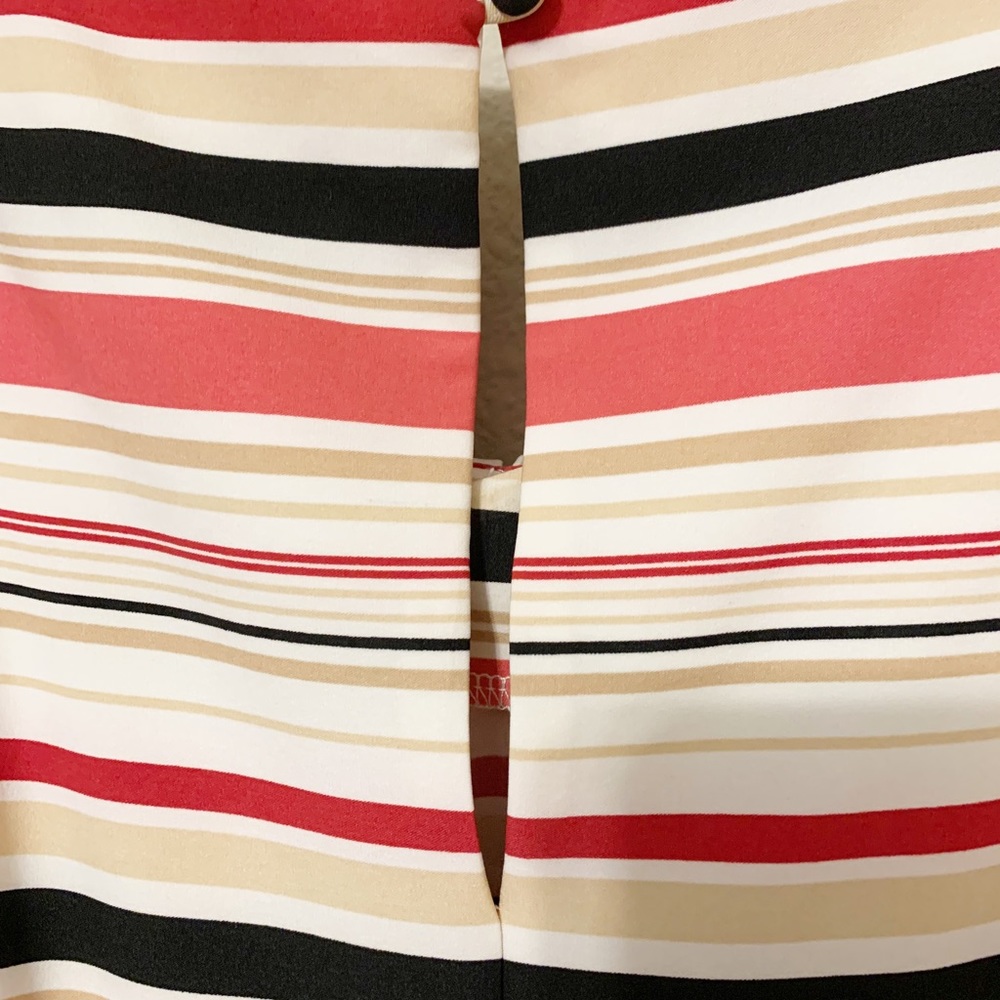 New York and Company (size XL) Sleeveless, Pleated, Ruffled Collar, Pencil Dress - Picture 8 of 13